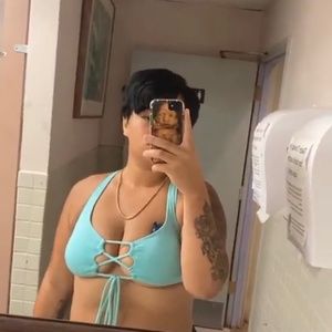 Meet your Posher, Kiana